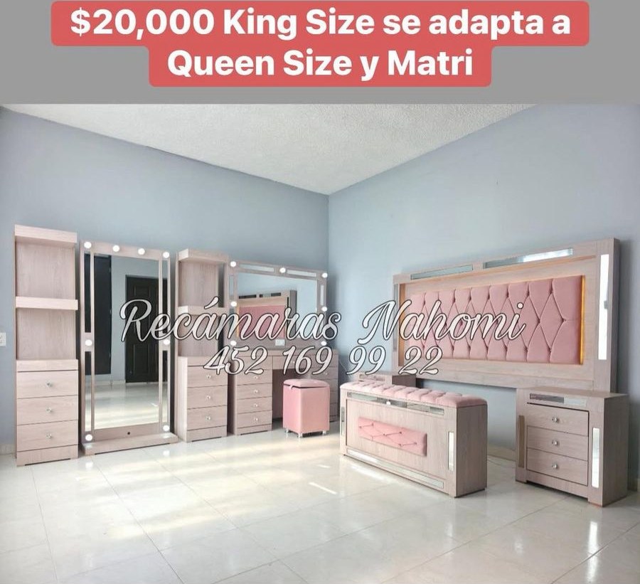 Recámara King Maple con Cabecera Rosa y Espejo Hollywood